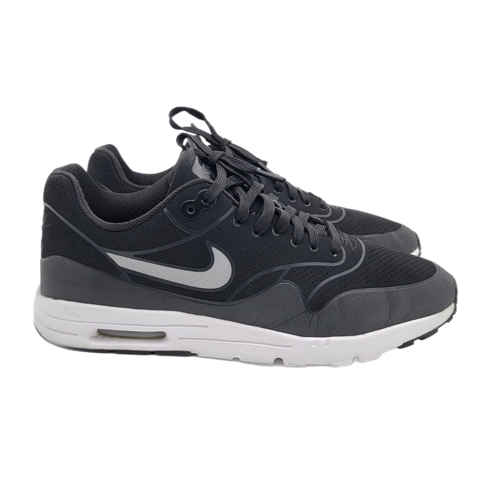 Nike Black Women's Sneakers
